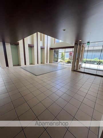 阪急宝塚線 中津駅 徒歩7分 8階建 築13年の外観写真