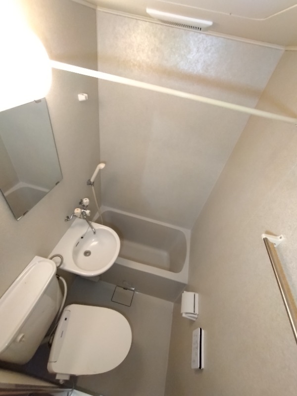 バス・シャワールーム　※他部屋参考写真