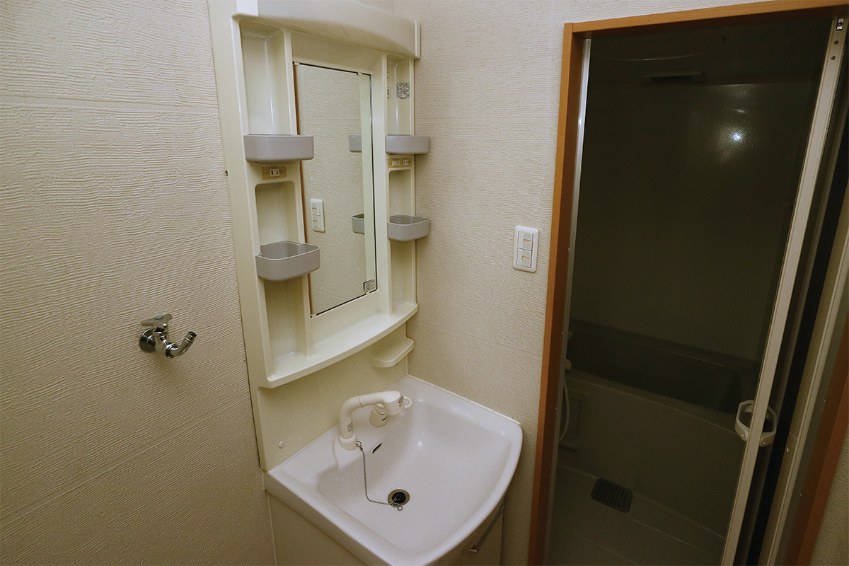 洗面設備　※写真は同物件の別部屋です