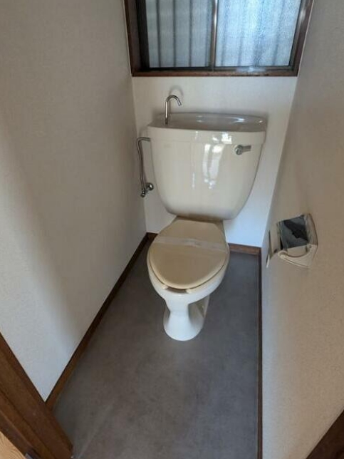 ＪＲ南武線 尻手駅 徒歩28分 2階建 築45年のトイレ写真