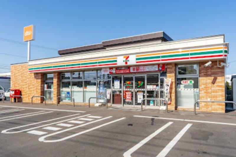 コンビニ　セブンイレブン札幌東苗穂4条店（コンビニ）まで494m