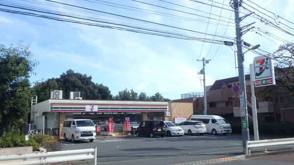 コンビニ　セブンイレブン世田谷成城１丁目店（コンビニ）まで123m