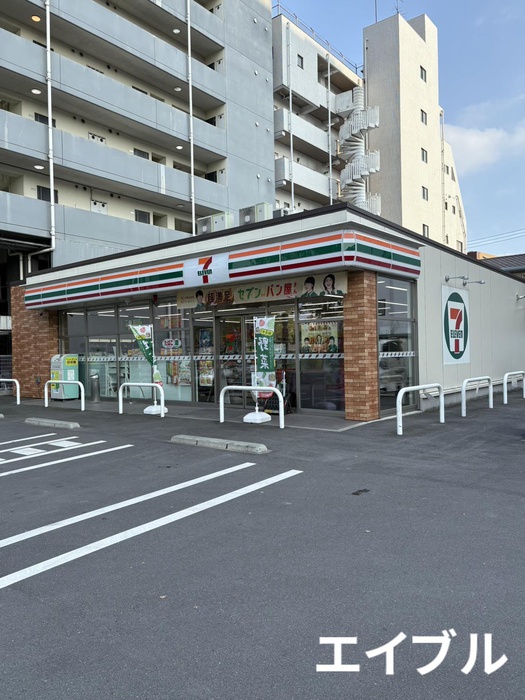 コンビニ　セブンイレブン（コンビニ）まで190m