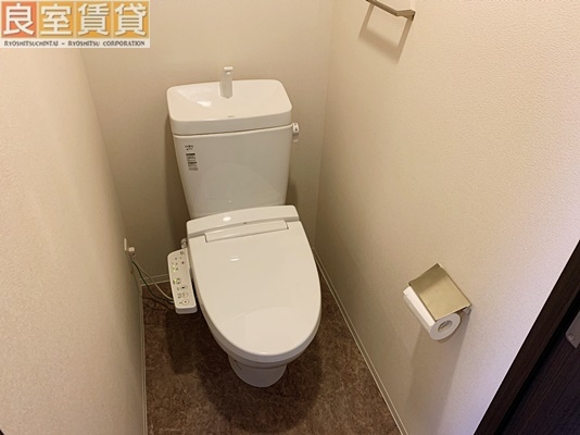 トイレ　※このお写真は同物件の別のお部屋のお写真です。現状優先。