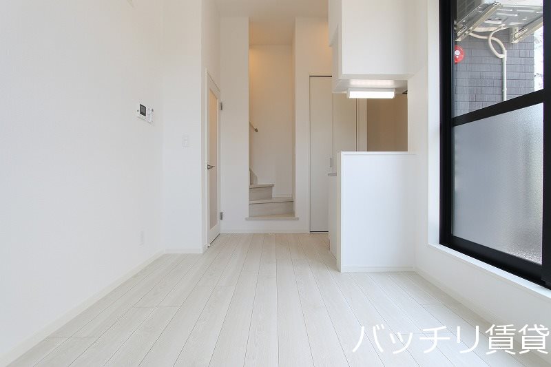 居室・リビング　同シリーズ物件写真の為、現況を優先致します。