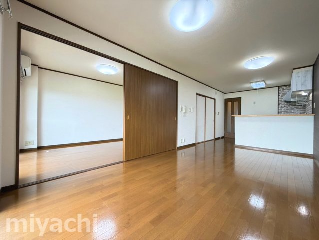 ＪＲ高徳線 勝瑞駅 徒歩39分 3階建 築29年の居間写真
