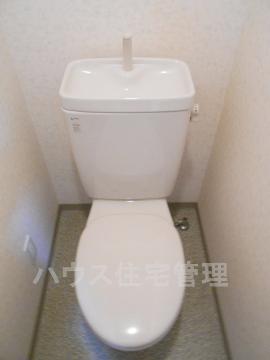 ＪＲ東海道本線 摂津富田駅 徒歩3分 10階建 築20年のトイレ写真
