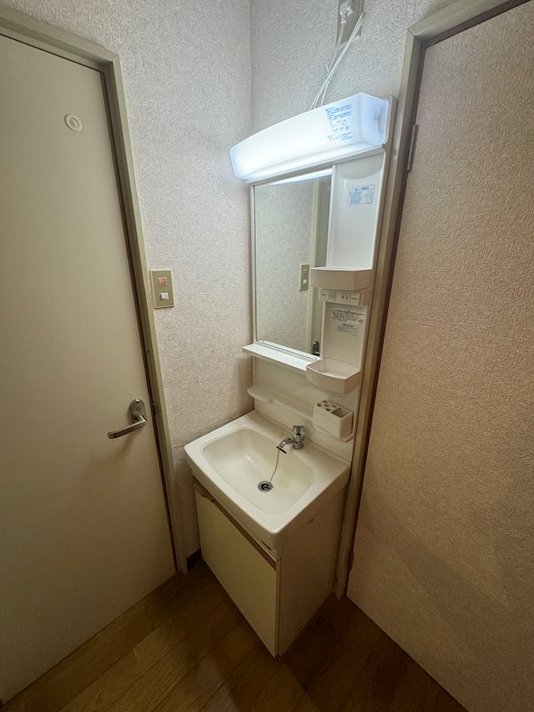 洗面設備　嬉しい独立洗面台付！