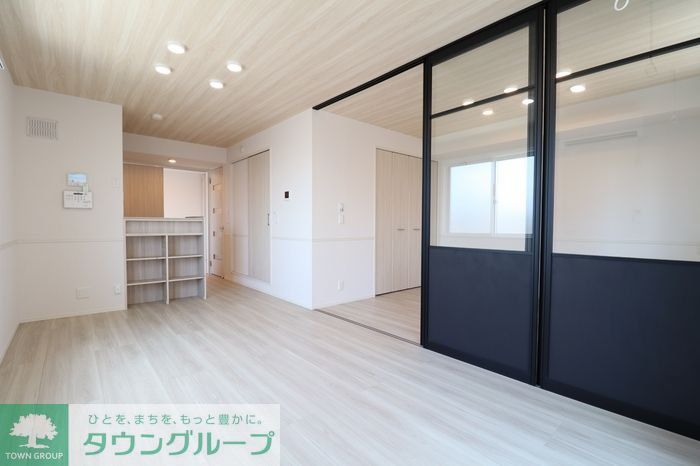 グレイス三郷の居間写真