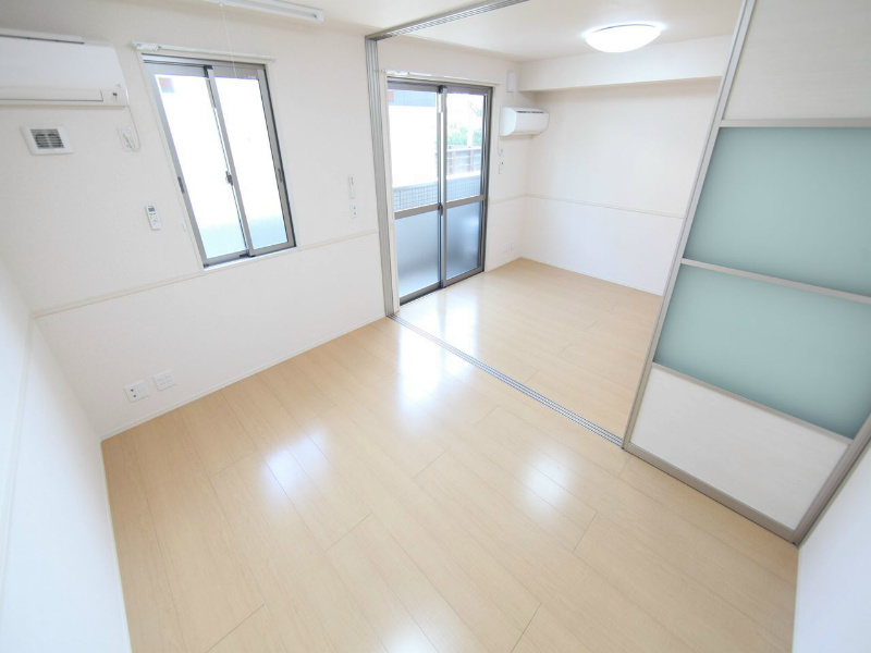その他部屋・スペース　洋室6帖　ＬＤＫ8.8帖　繋げて使用できます