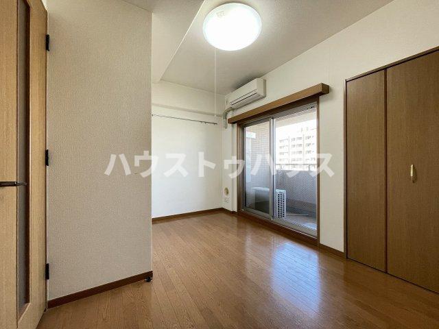 ステージファースト白山の居間写真