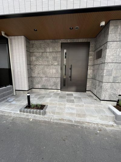 エントランス　建物の内部です