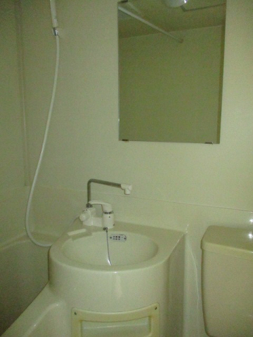 洗面設備　写真は同マンションの別のお部屋のものです