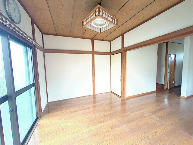 第一翠明荘の居間写真