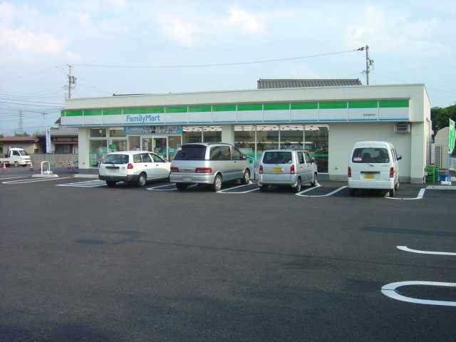 コンビニ　ファミリーマート松本島内店（コンビニ）まで787m
