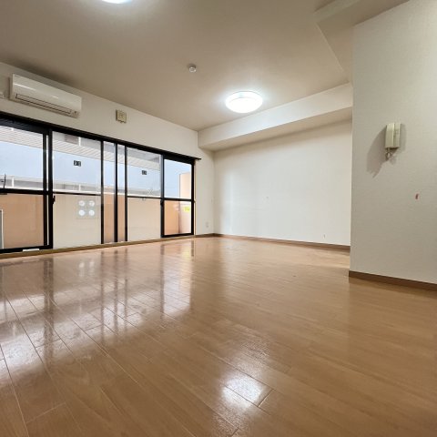 居室・リビング　同仕様タイプです