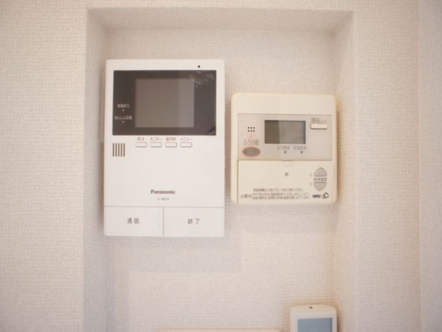 セキュリティ　訪問者の確認ができるTVドアホン付きです♪