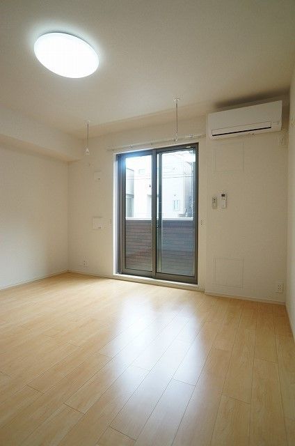 ラフレシール牧の原の居間写真