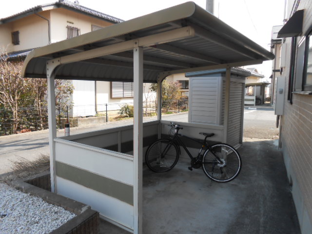 駐車場　駐輪場（共用）完備