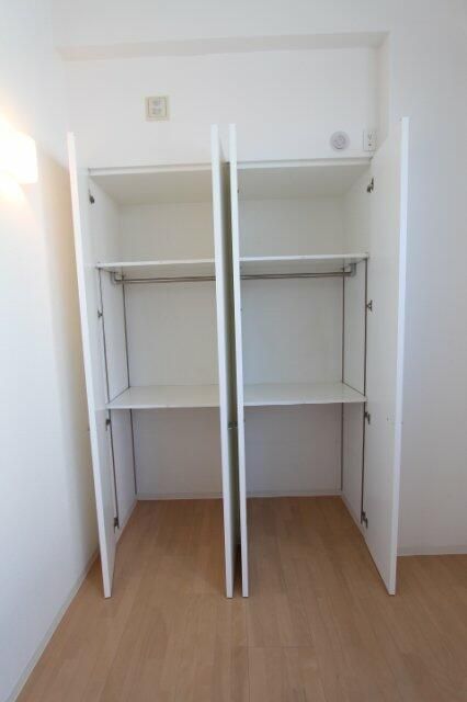 収納　写真は同タイプ住居です。