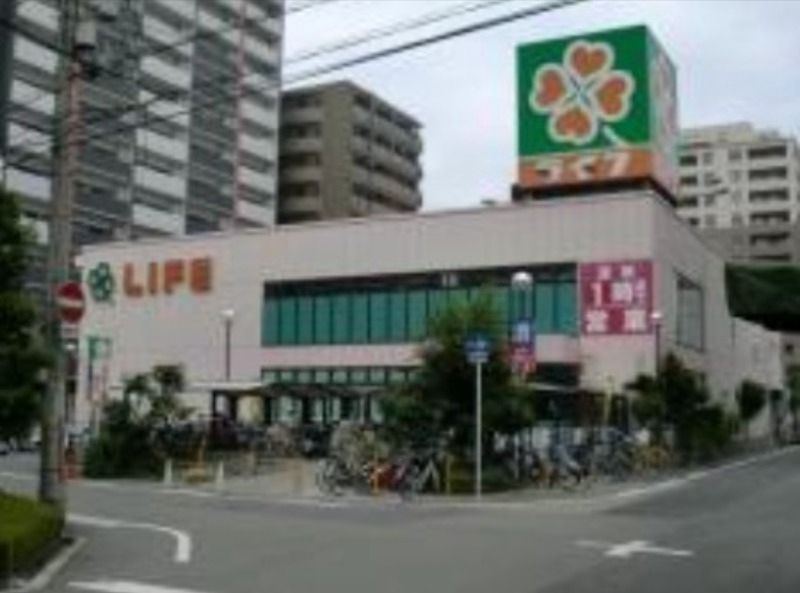 スーパー　ライフ靱店（スーパー）まで110m