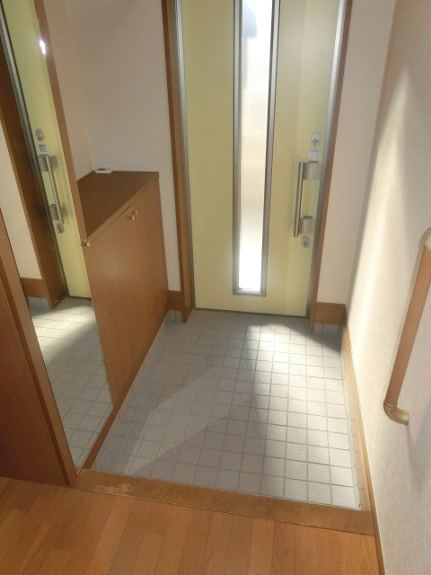 玄関　ひろーーい玄関。下駄箱も大容量です。