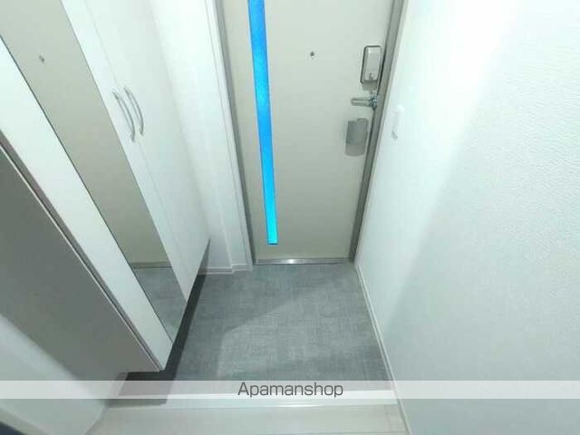 エクセリア中央の玄関写真