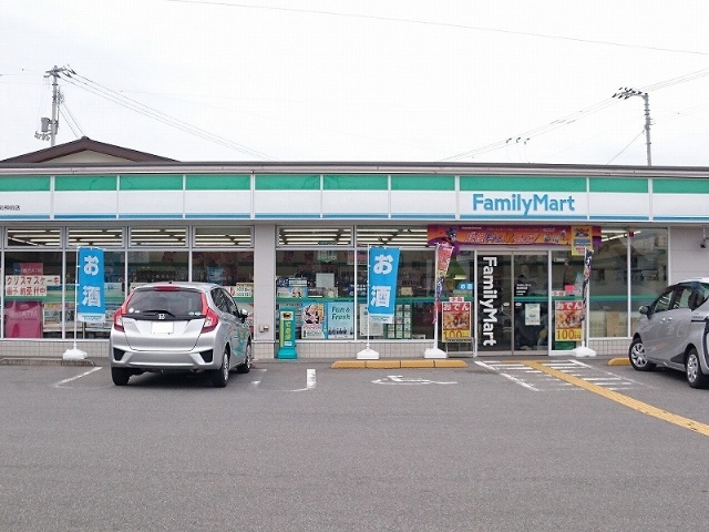 コンビニ　ファミリーマート高知神田店（コンビニ）まで109m