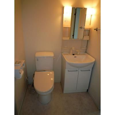 トイレ　清潔感のあるトイレです