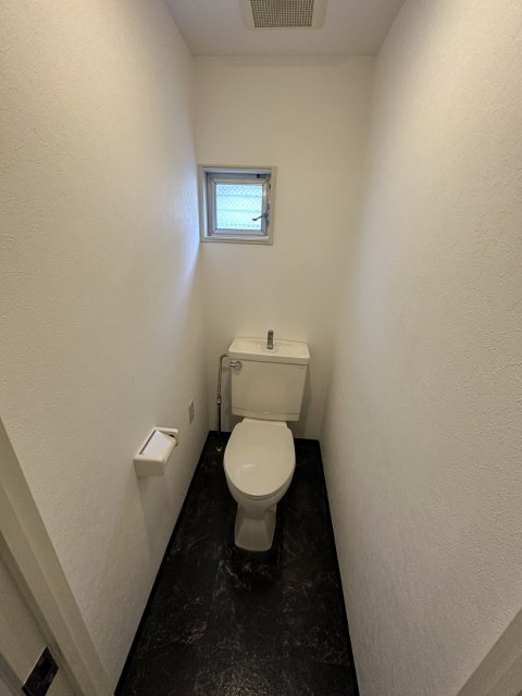 クレスト甲東園A棟のトイレ写真