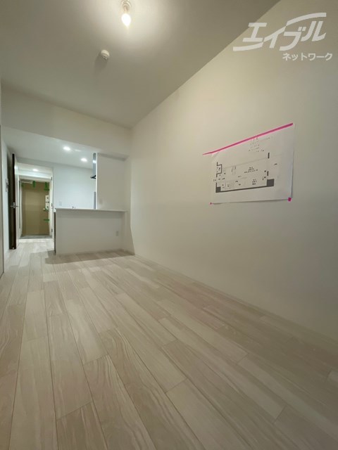 セレニテ江坂ミラクの居間写真