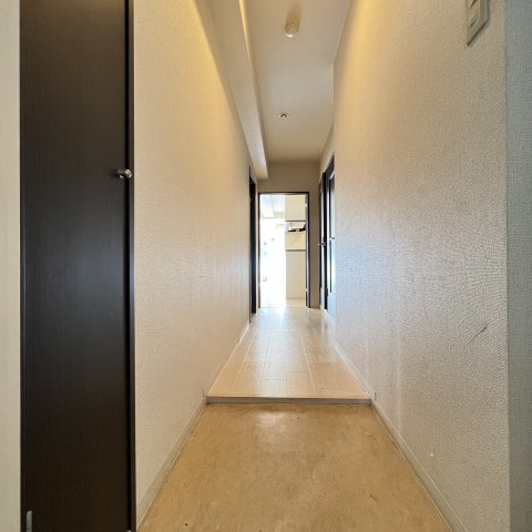 アヴォワール丸の内の玄関写真