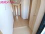 玄関　※同棟５階同型別部屋の写真です