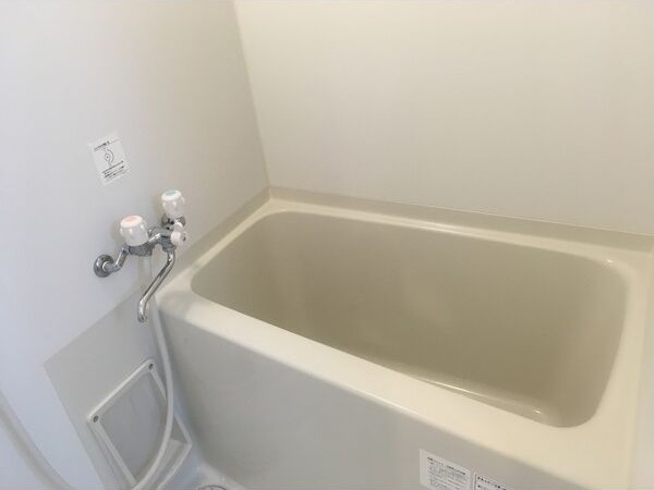 バス・シャワールーム　※写真は同じマンションの違う部屋のものになります。
