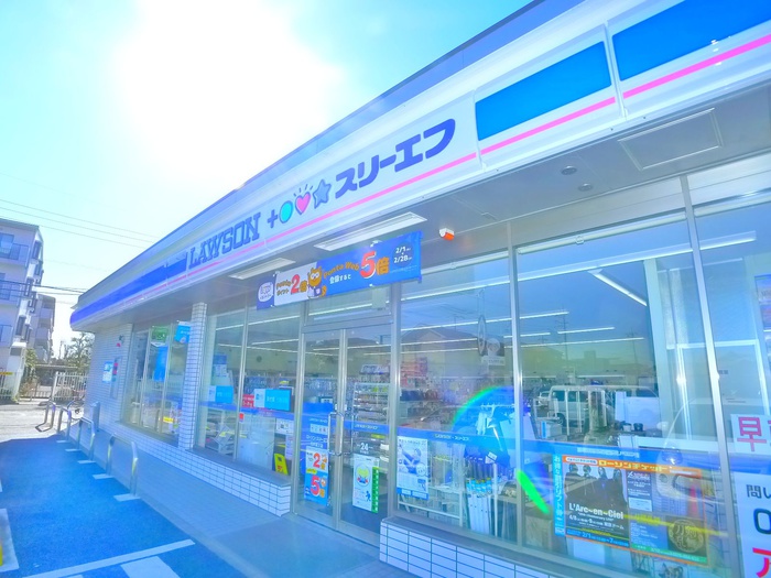 コンビニ　ローソン＋スリーエフ（コンビニ）まで620m