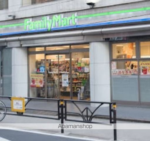 コンビニ　ファミリーマート（コンビニ）まで194m