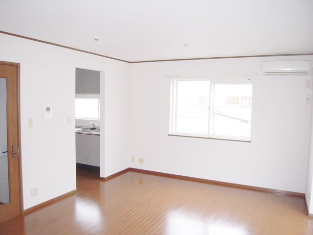 居室・リビング　開放感のあるゆったりとしたお部屋です♪
