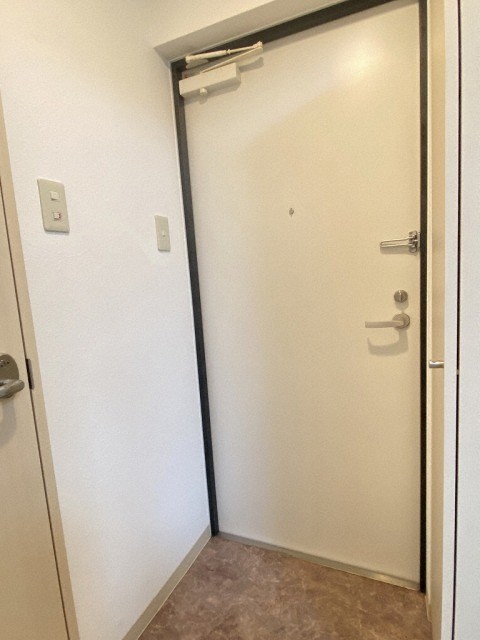 玄関　スッキリ広々とした玄関回りです♪
