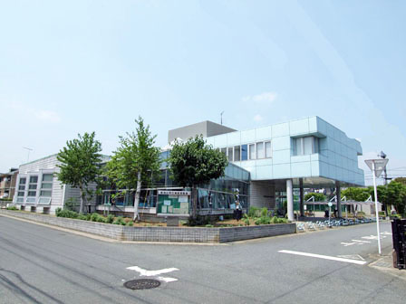 図書館　東松山市立 高坂図書館（図書館）まで525m