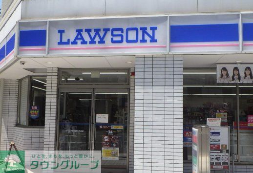 コンビニ　ローソン京町堀3丁目店（コンビニ）まで220m