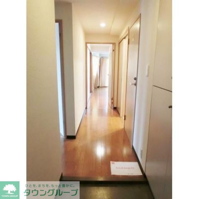 玄関　※写真は同タイプ住戸です。