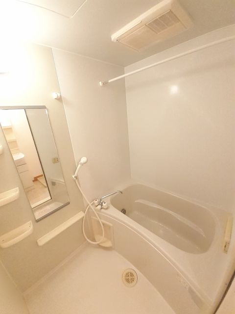ソレイユ3番館の風呂写真