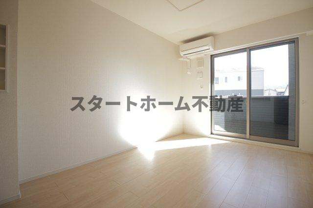 居室・リビング　こちらのリビングで趣味の時間をお楽しみください