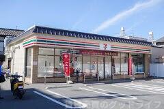 コンビニ　セブンイレブン西院春日通六角店（コンビニ）まで119m