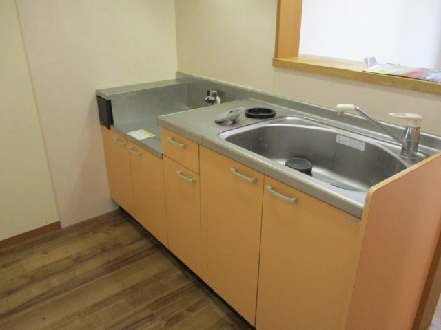 浜松市中央区 2階建 築20年のキッチン写真