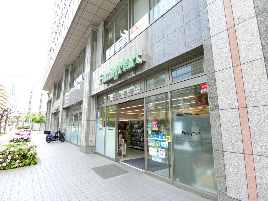 コンビニ　ファミリーマート西宮原一丁目店（コンビニ）まで370m