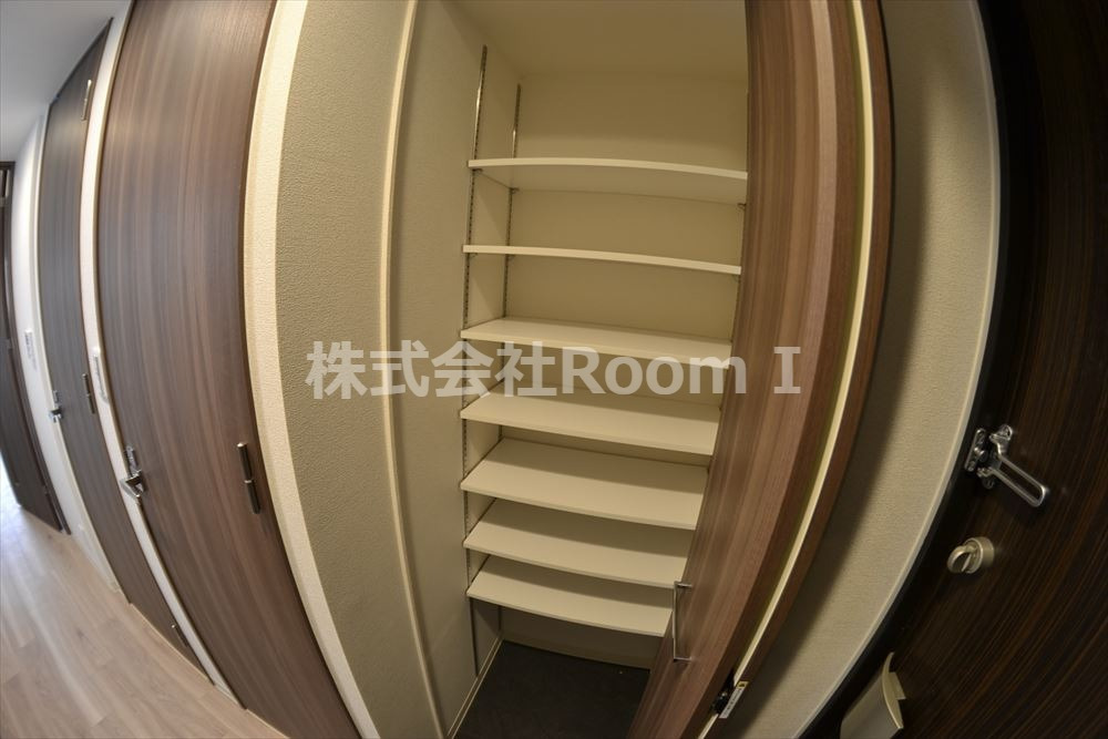 玄関　収納もある玄関です