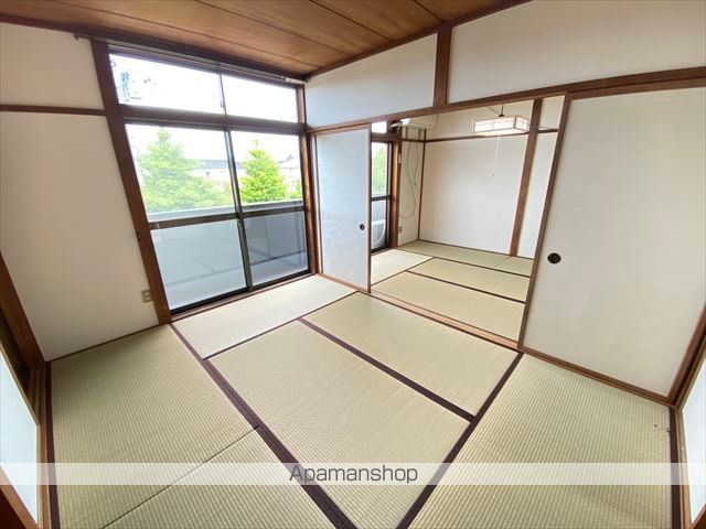 朝暘マンションの居間写真