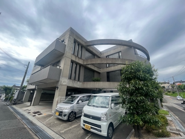 神戸市垂水区本多聞のマンションの建物外観