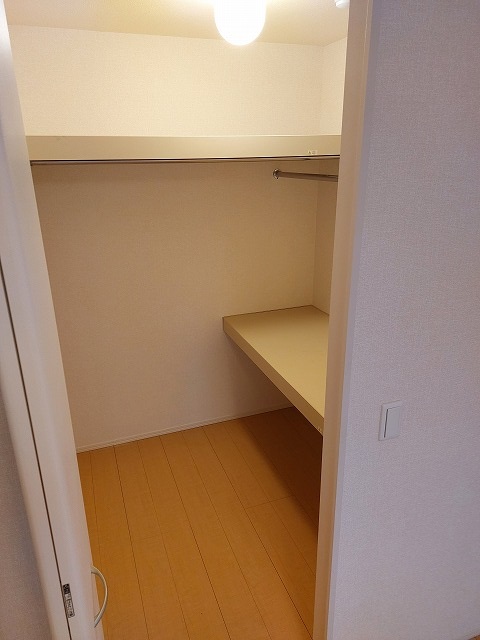 収納　洋服もたくさん収納できます☆